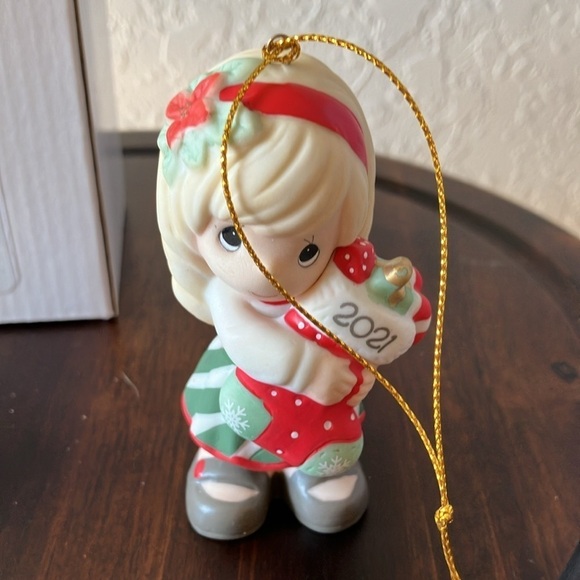 Precious Moments: Girl- You fill me with Christmas cheer- 2021 Ornament - Picture 10 of 16